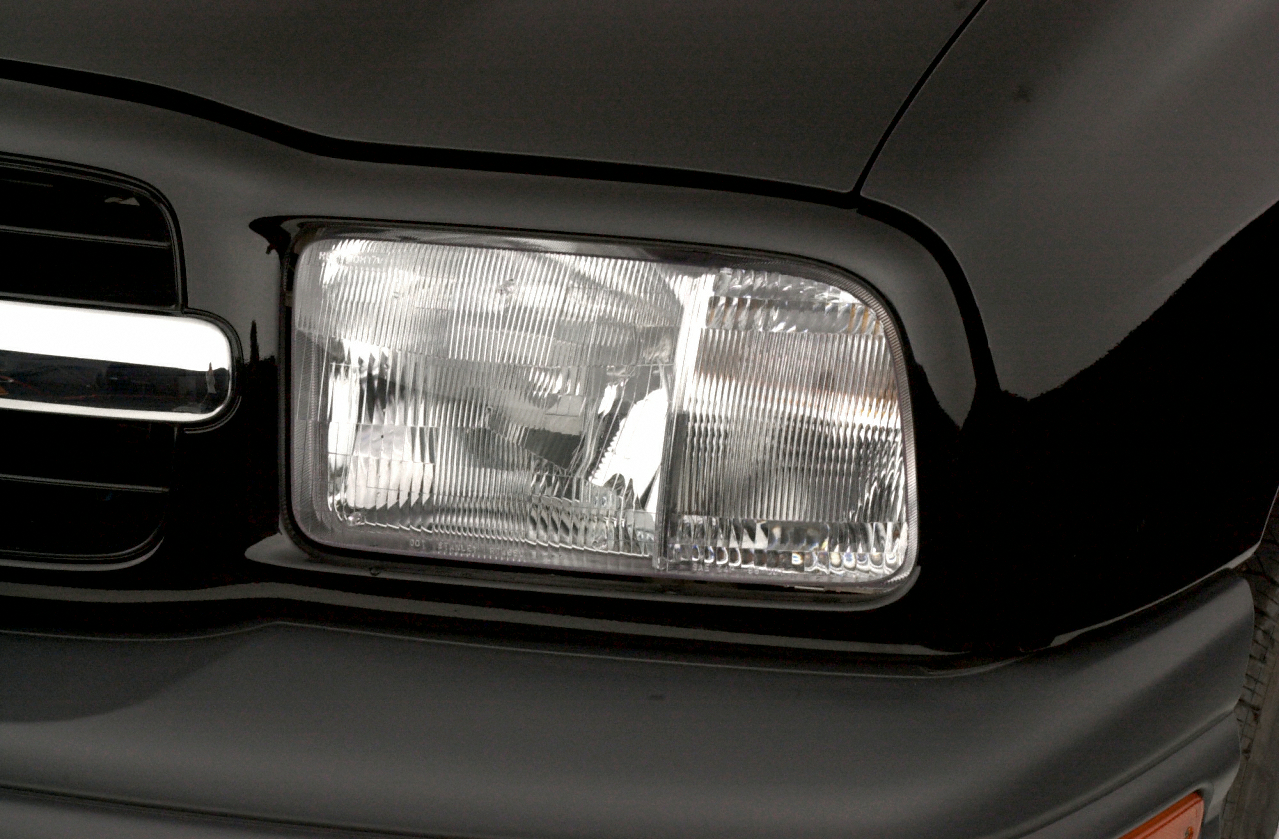2001 Chevrolet Tracker