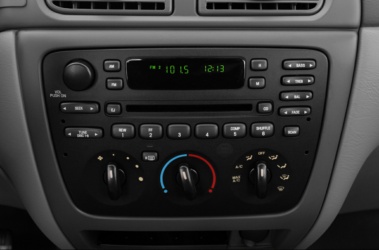 2004 Ford Taurus