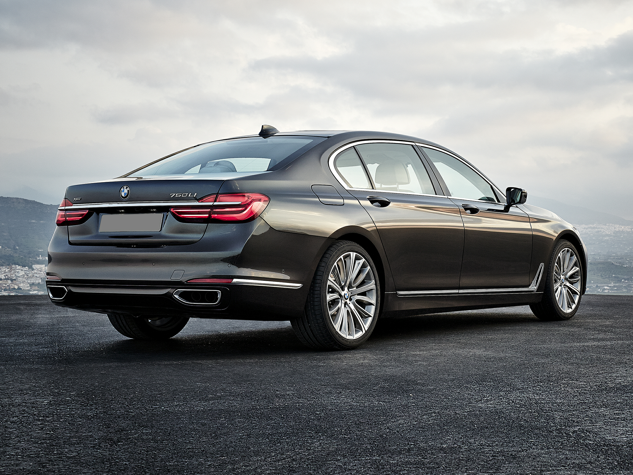 2017 BMW 740