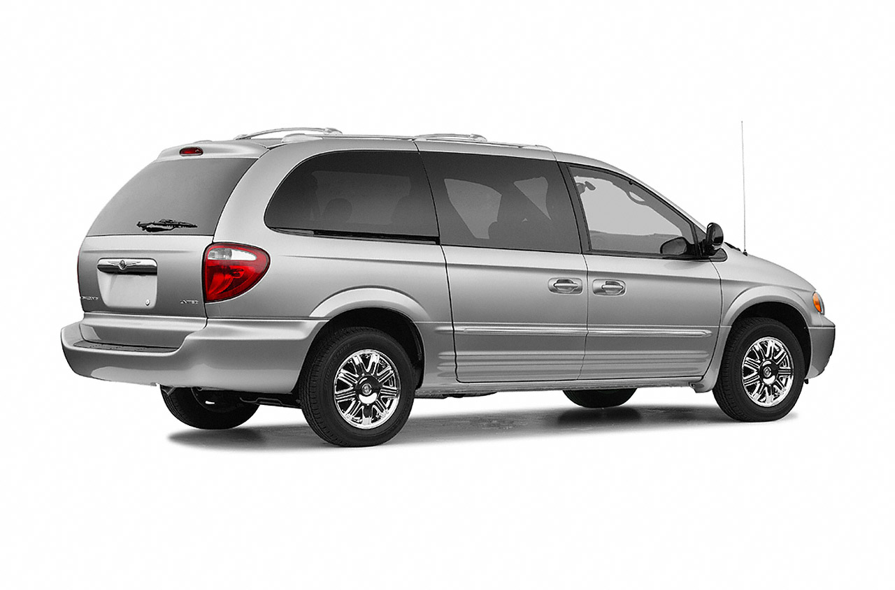 2004 Chrysler Town & Country