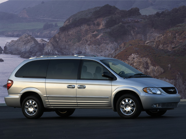 2004 Chrysler Town & Country