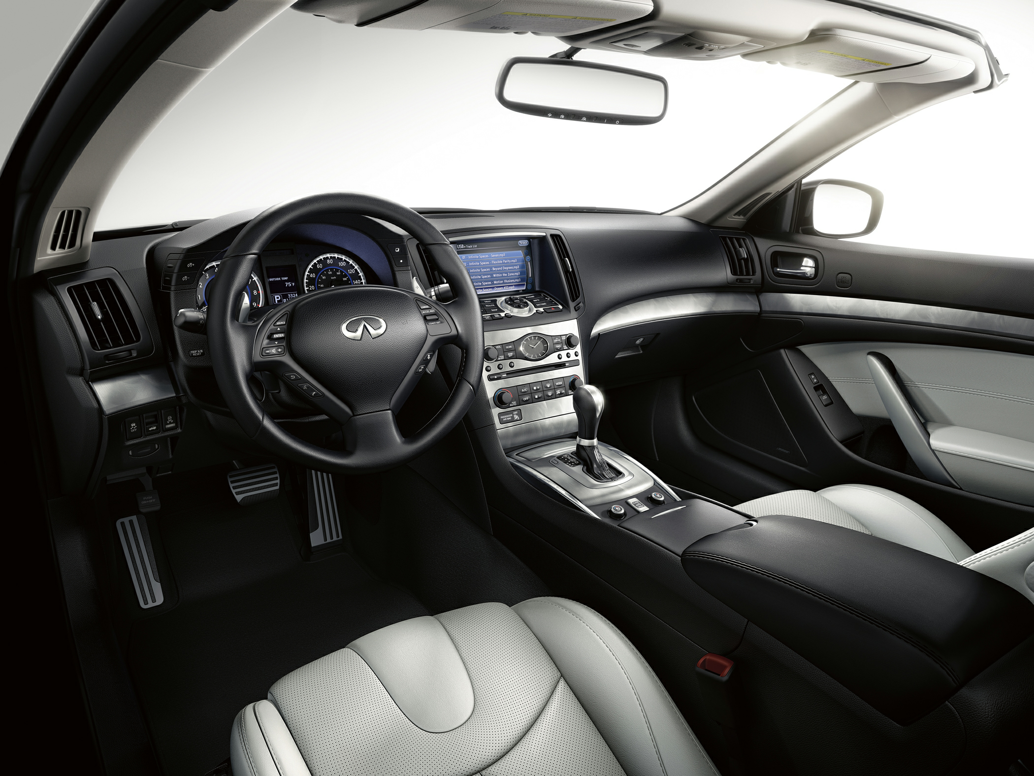 2015 INFINITI Q60