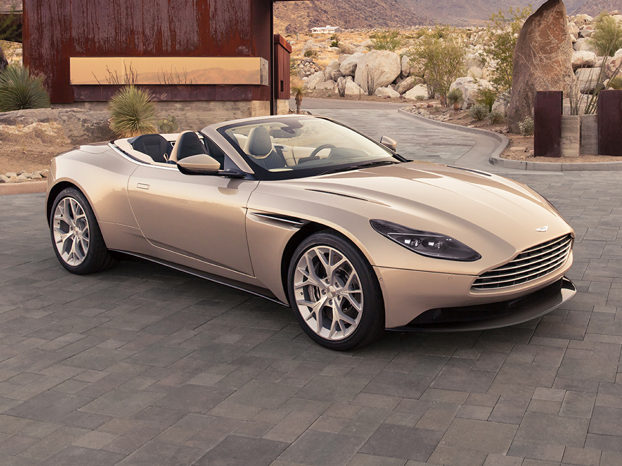 2022 Aston Martin DB11