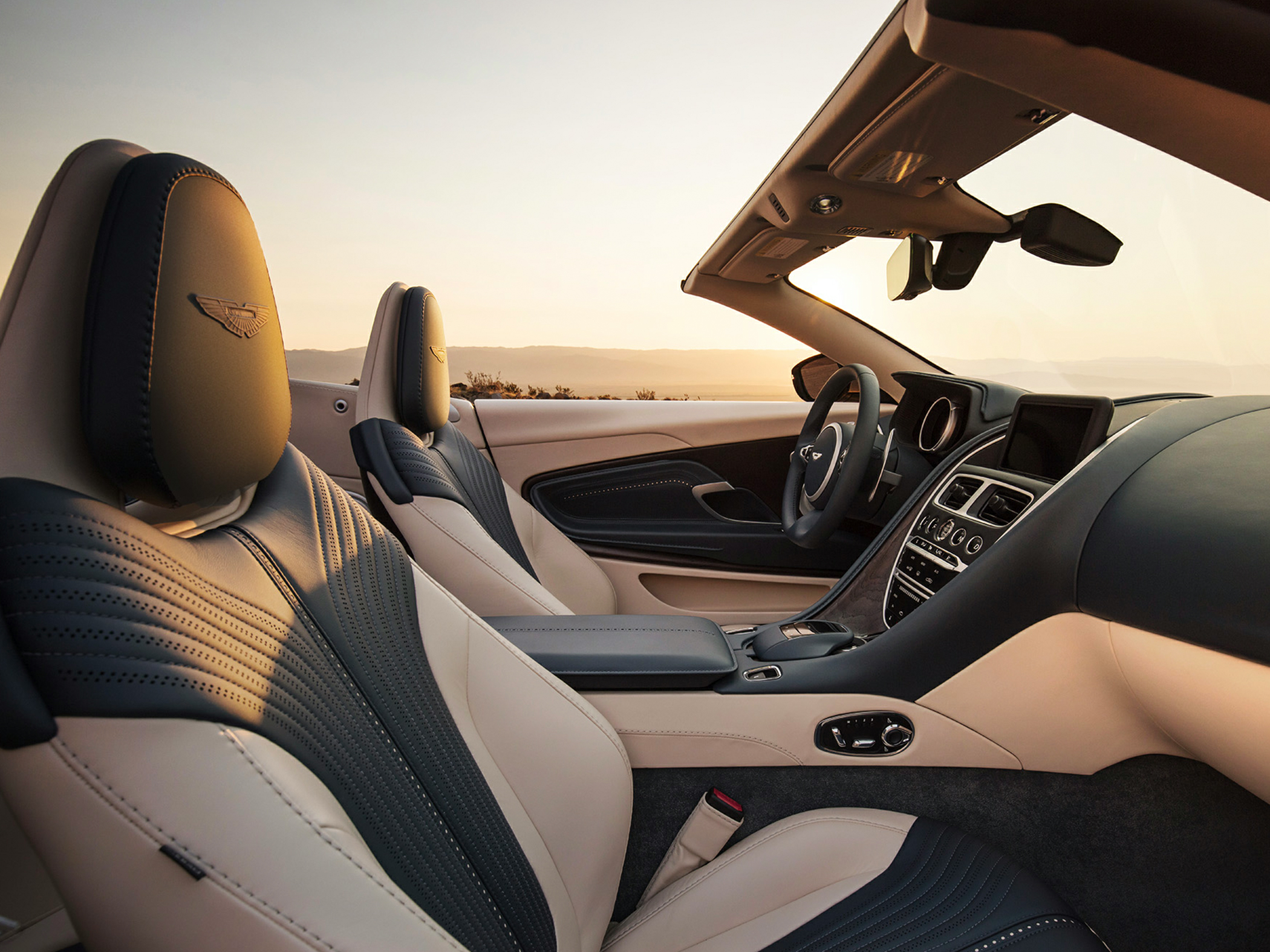2022 Aston Martin DB11