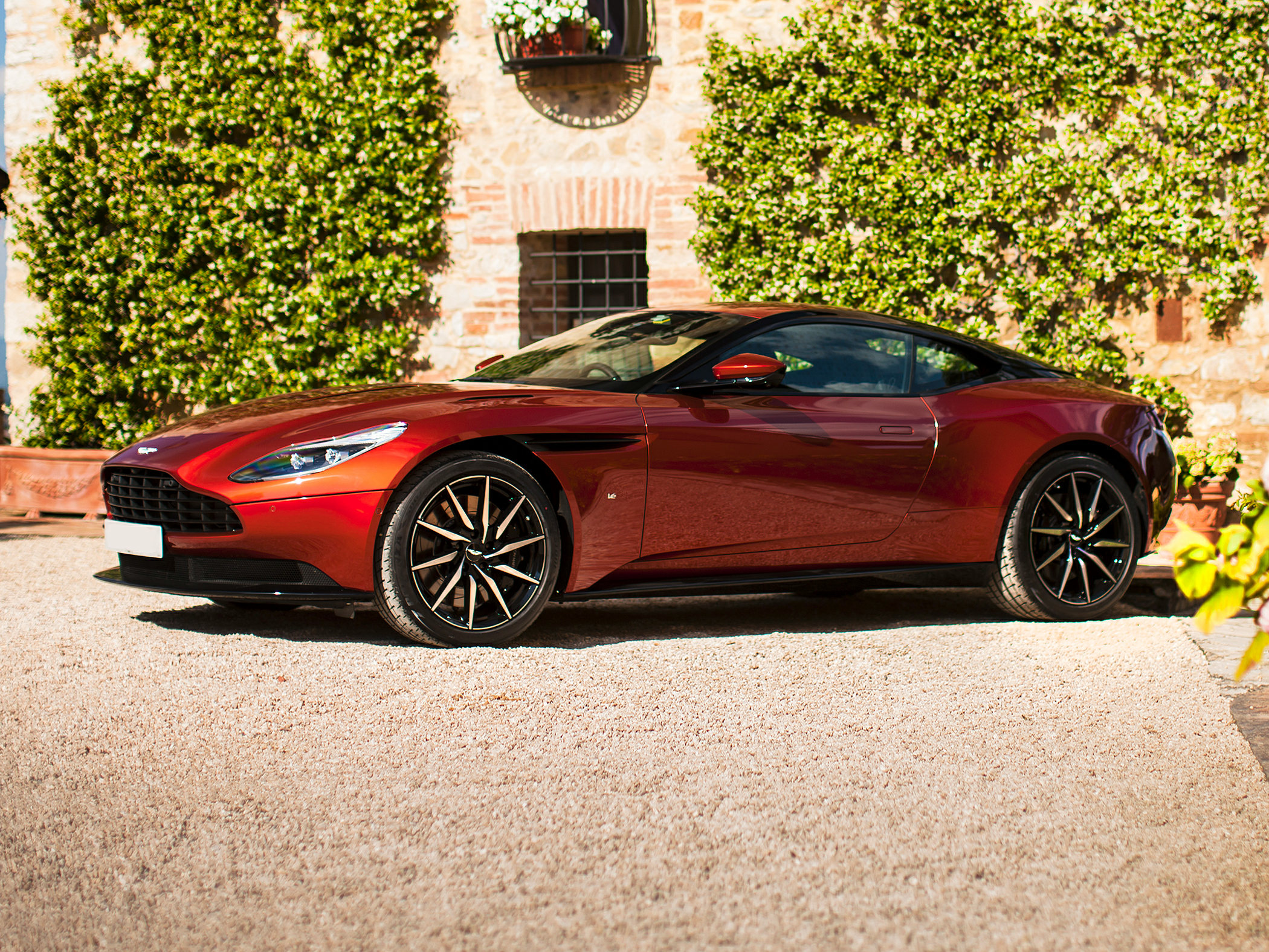 2018 Aston Martin DB11