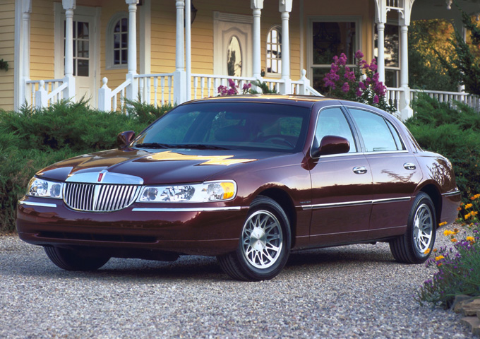 2001 Lincoln Town Car