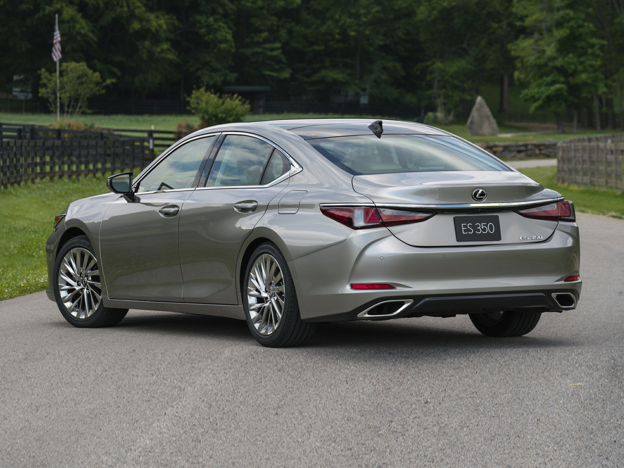 2020 Lexus ES 300h
