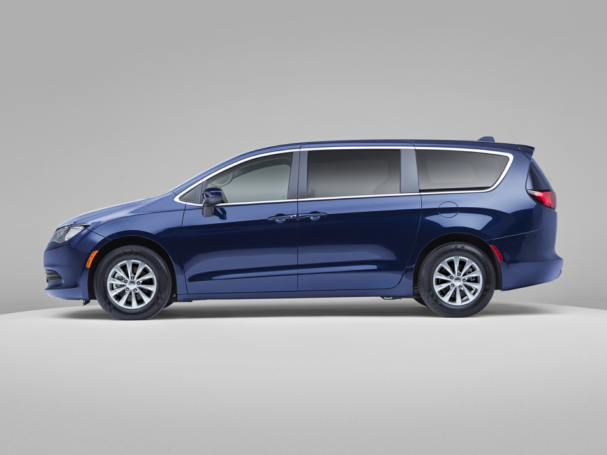 2020 Chrysler Voyager
