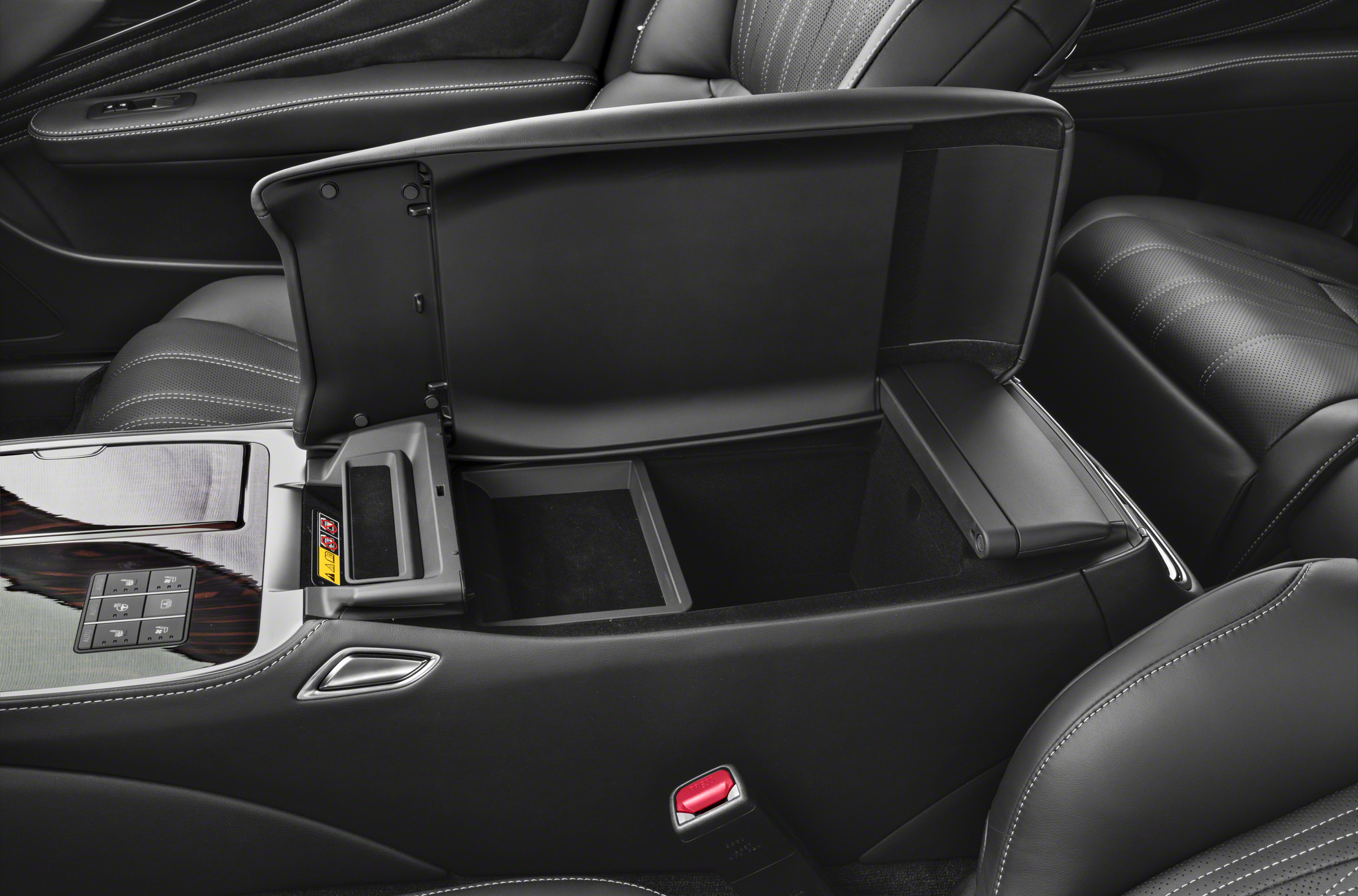 2025 Lexus LS 500h
