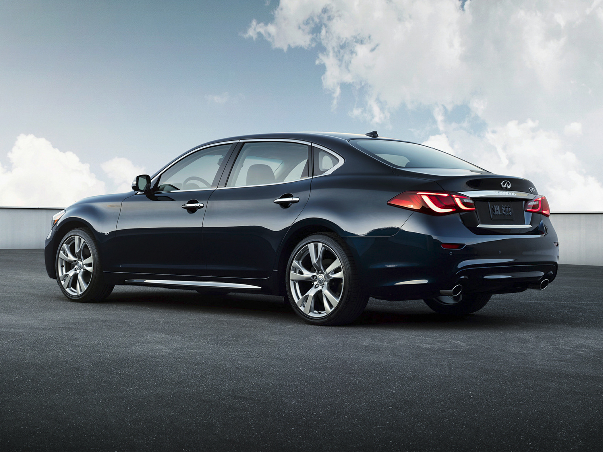 2017 INFINITI Q70L