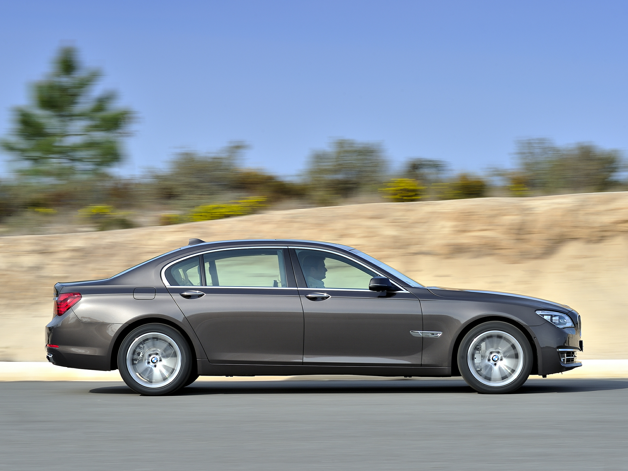 2015 BMW 740