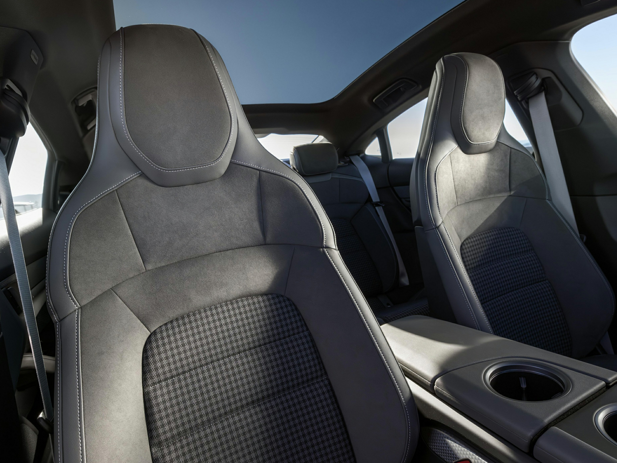 2025 Porsche Taycan