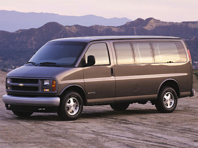 2002 Chevrolet Express 3500 Value 1SV Pkg