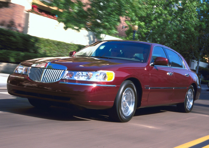 2001 Lincoln Town Car
