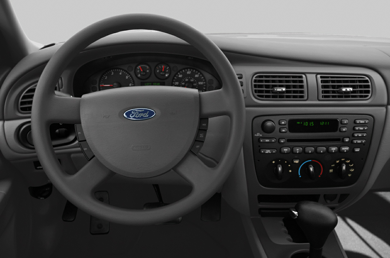 2004 Ford Taurus