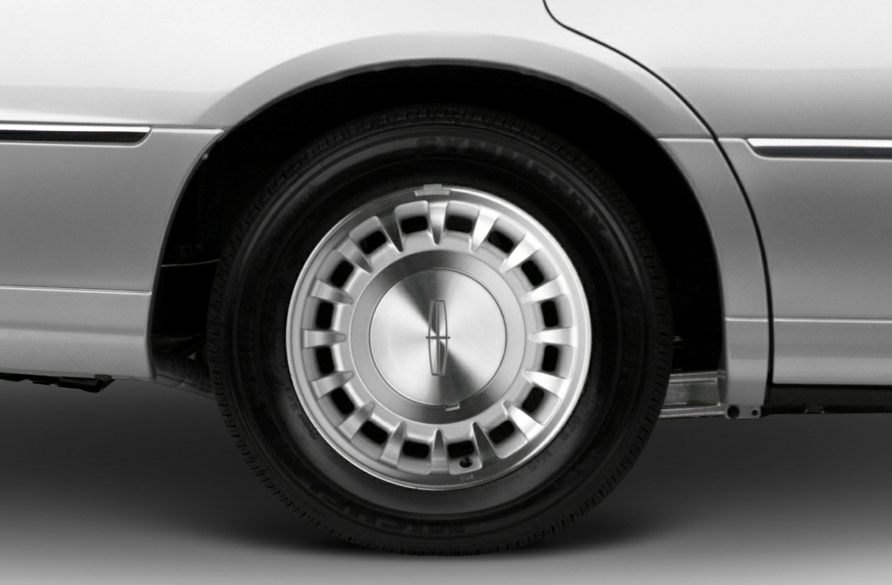 2001 Lincoln Town Car