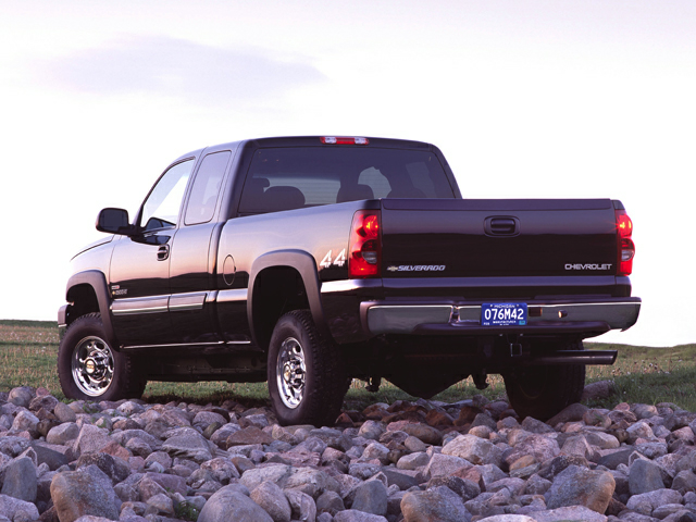 Side view of the 2002 Chevrolet Silverado 2500