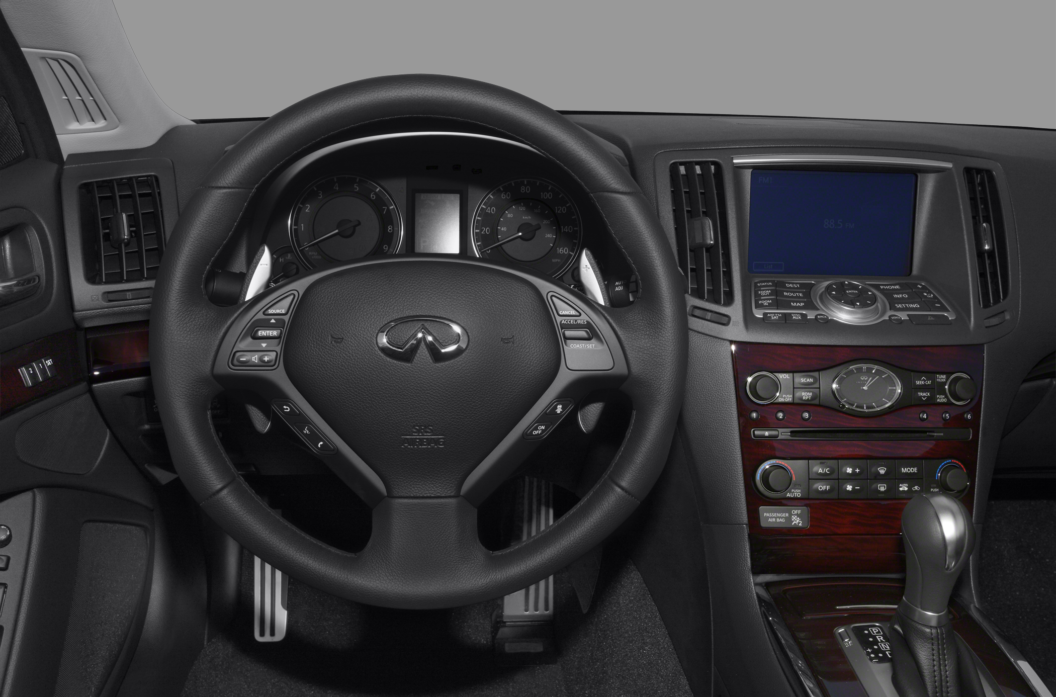 2011 INFINITI G37