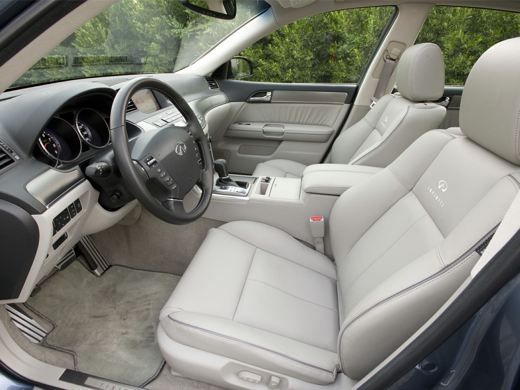 2010 INFINITI M45