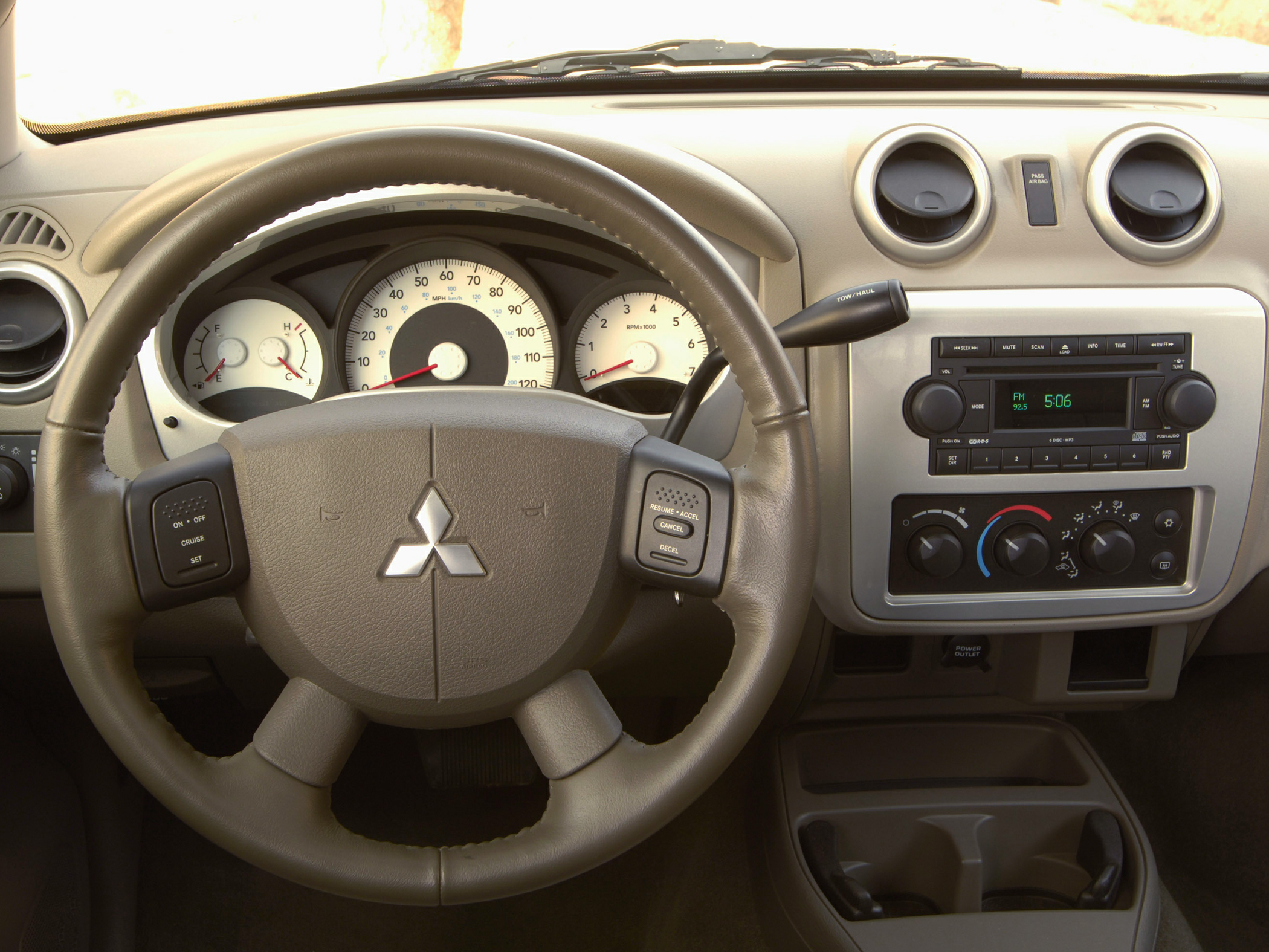 2007 Mitsubishi Raider