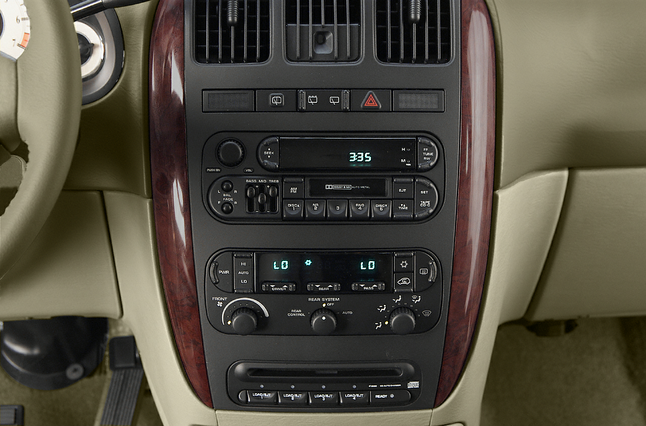 2001 Chrysler Town & Country