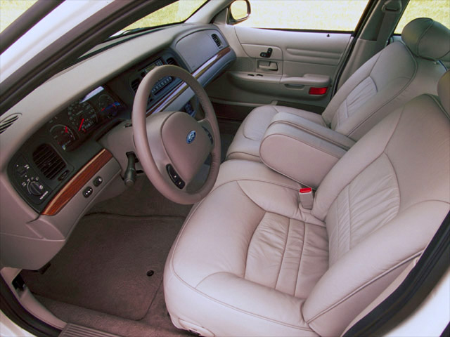 2001 Ford Crown Victoria