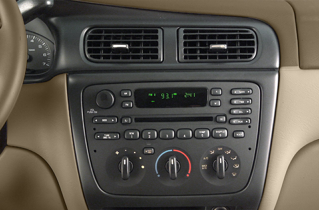 2003 Ford Taurus