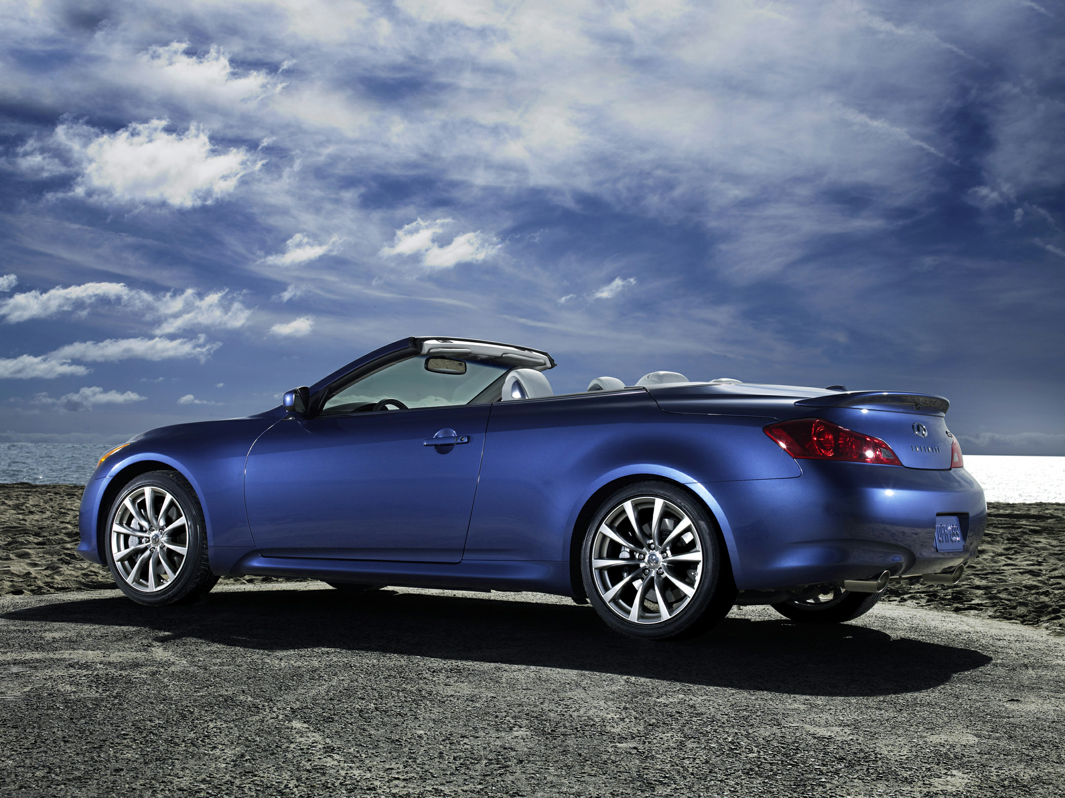 2010 INFINITI G37