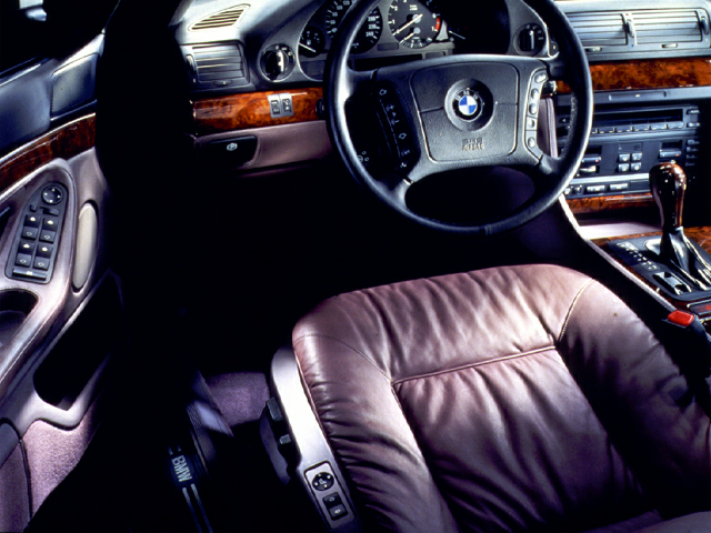 2000 BMW 750