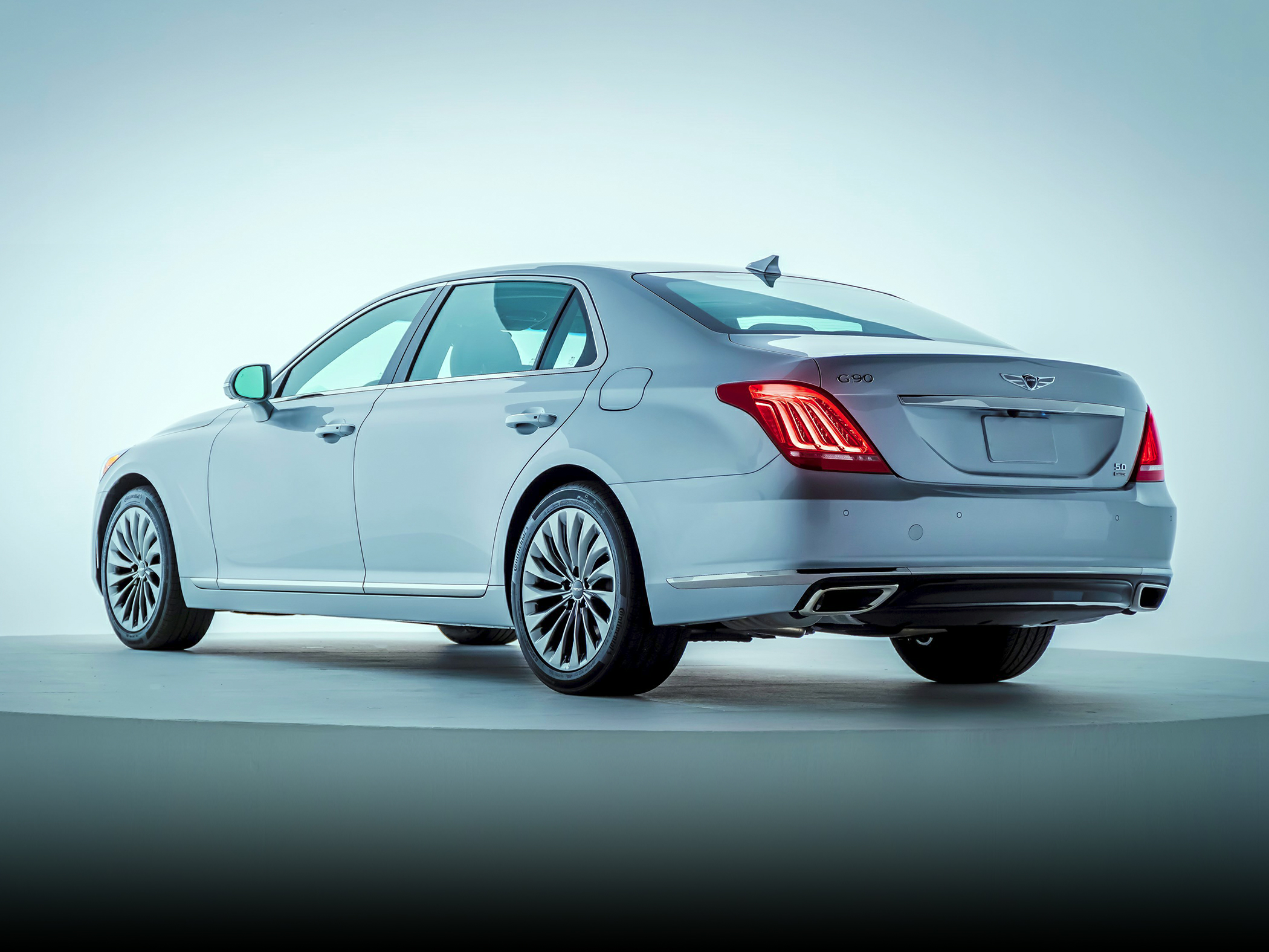 2017 Genesis G90
