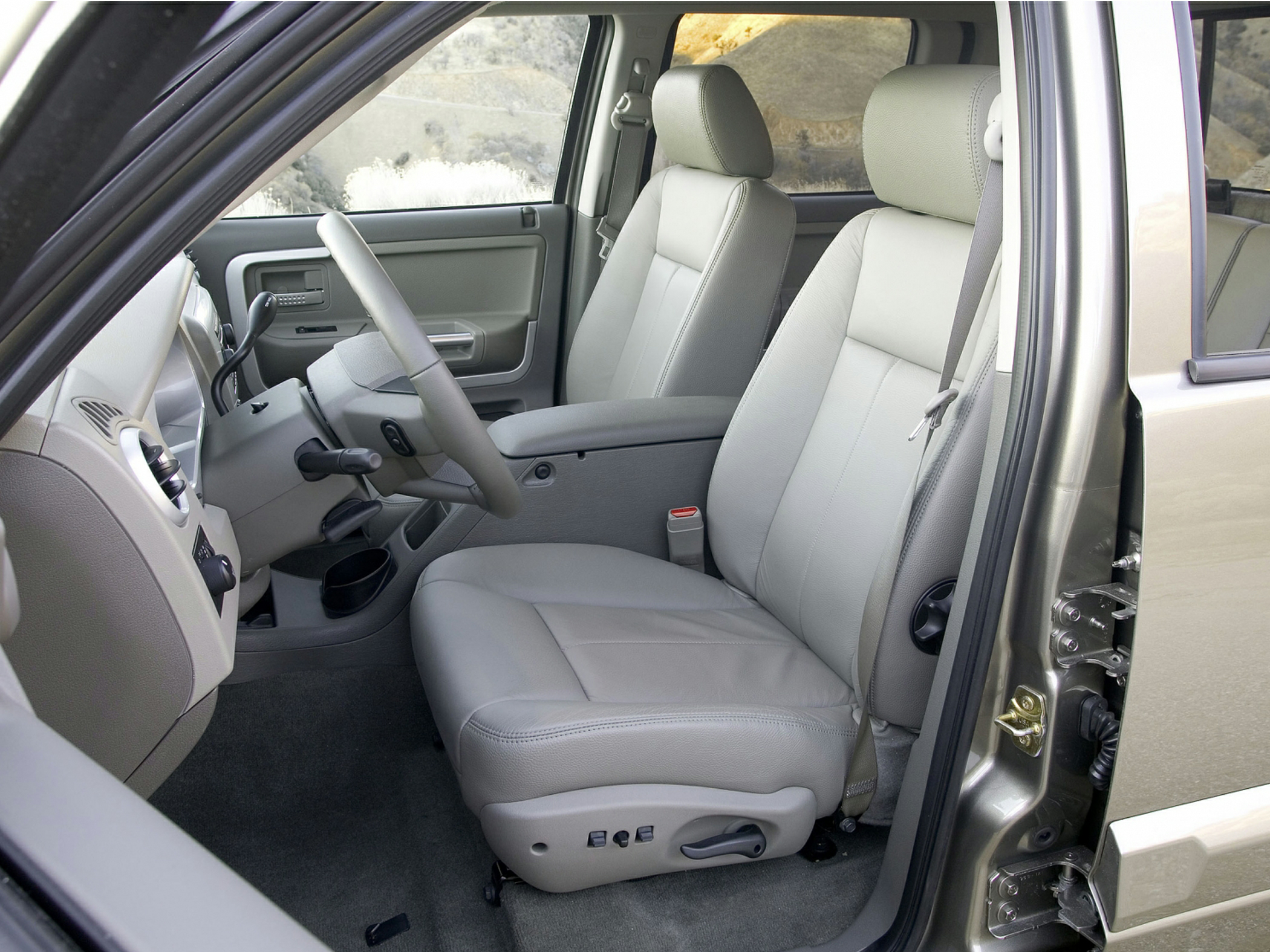 2009 Mitsubishi Raider