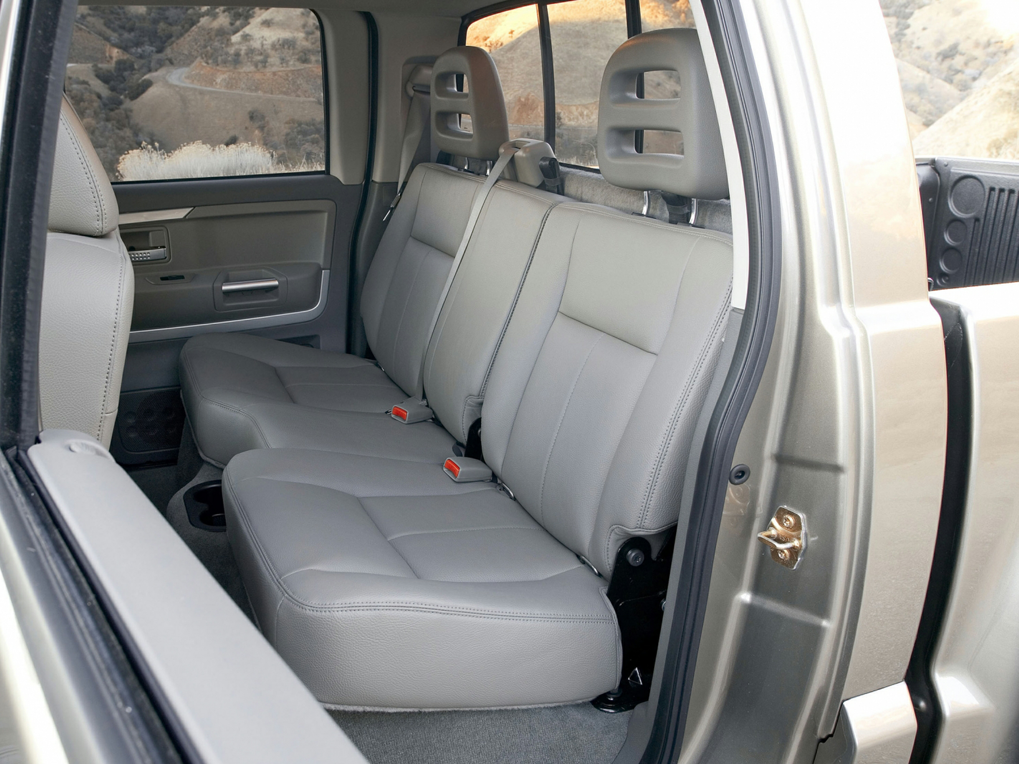 2009 Mitsubishi Raider