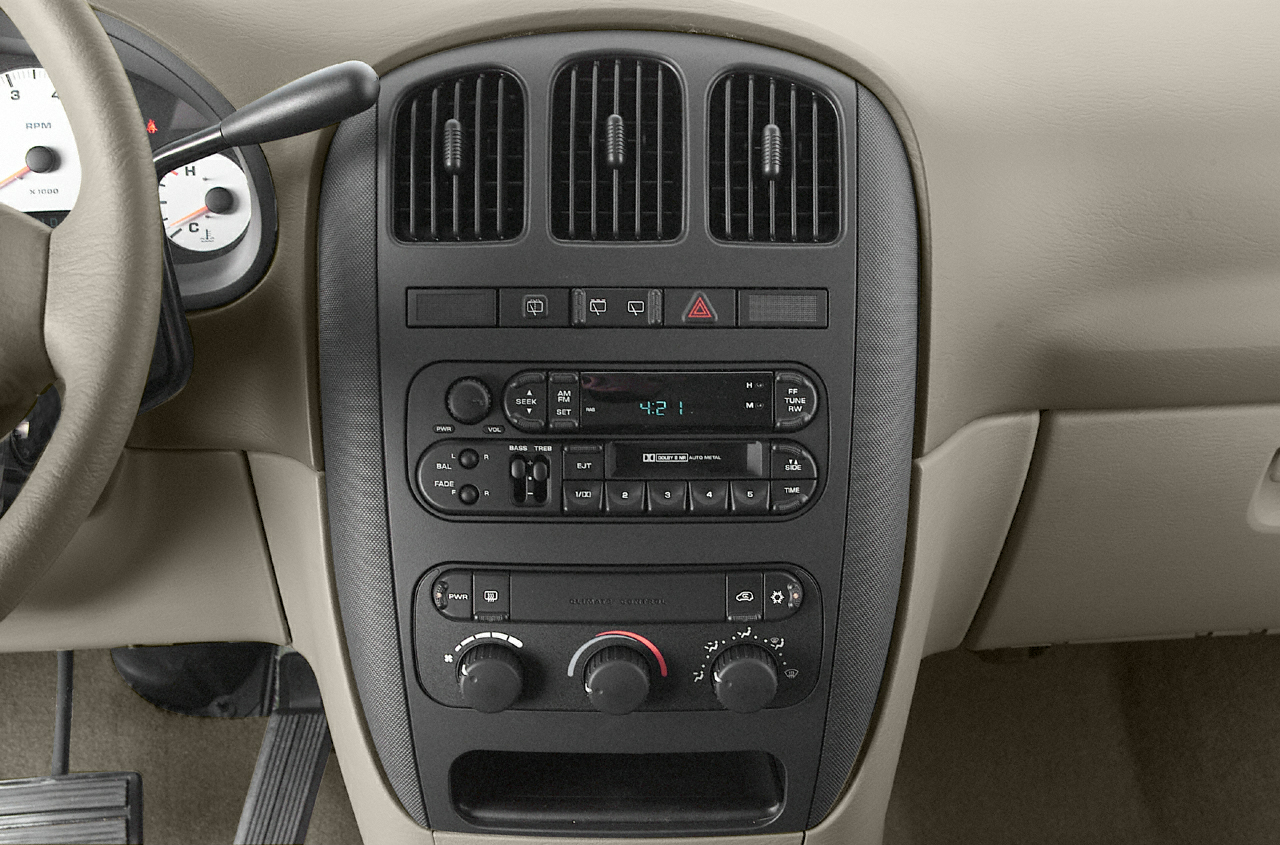 2003 Chrysler Voyager