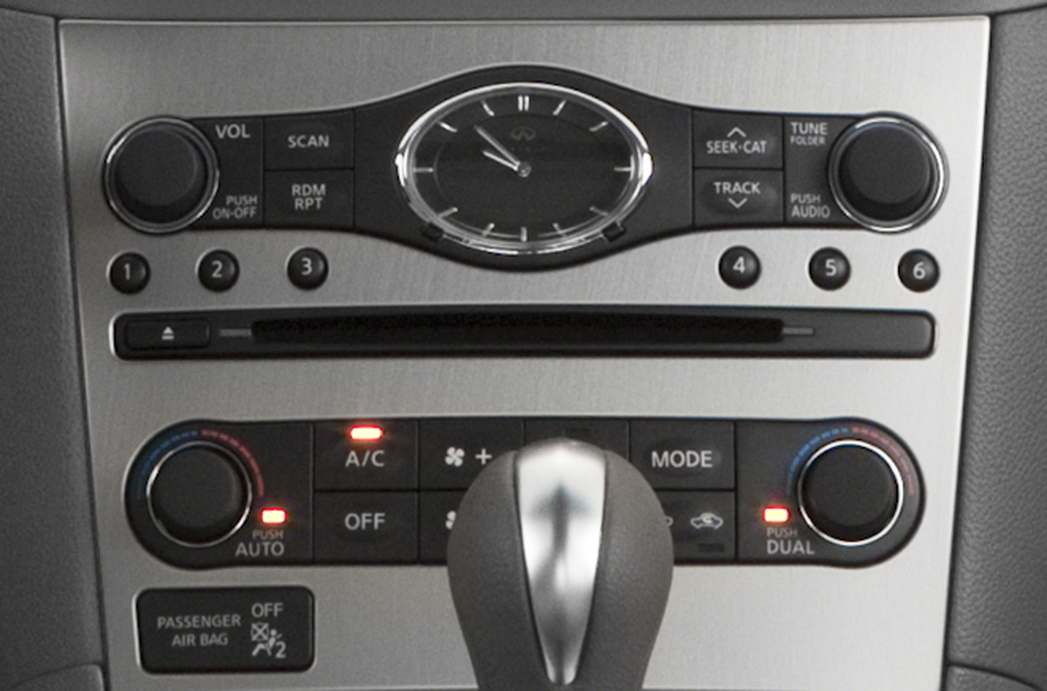 2013 INFINITI G37