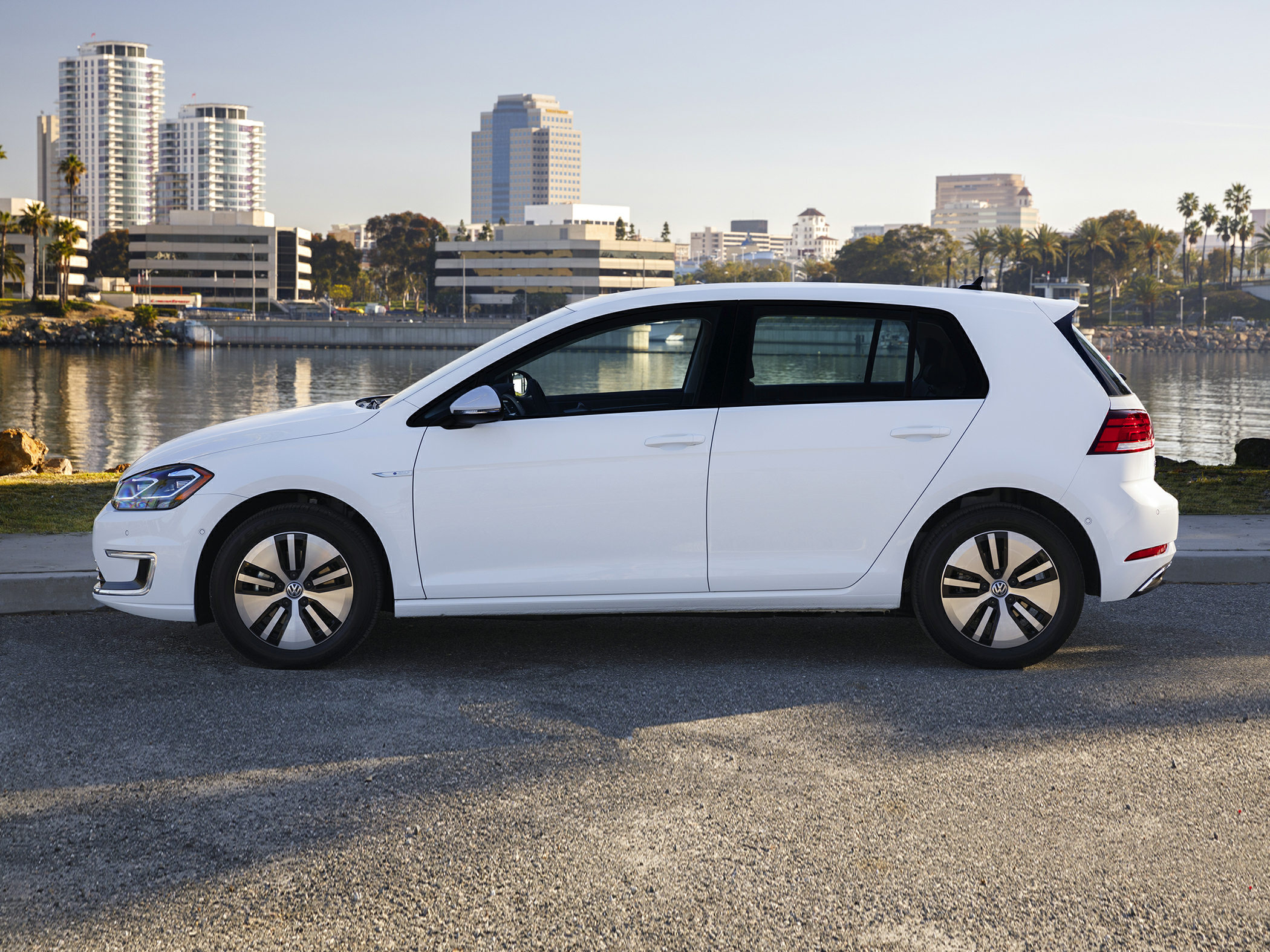 Vw e deals golf 2019 range