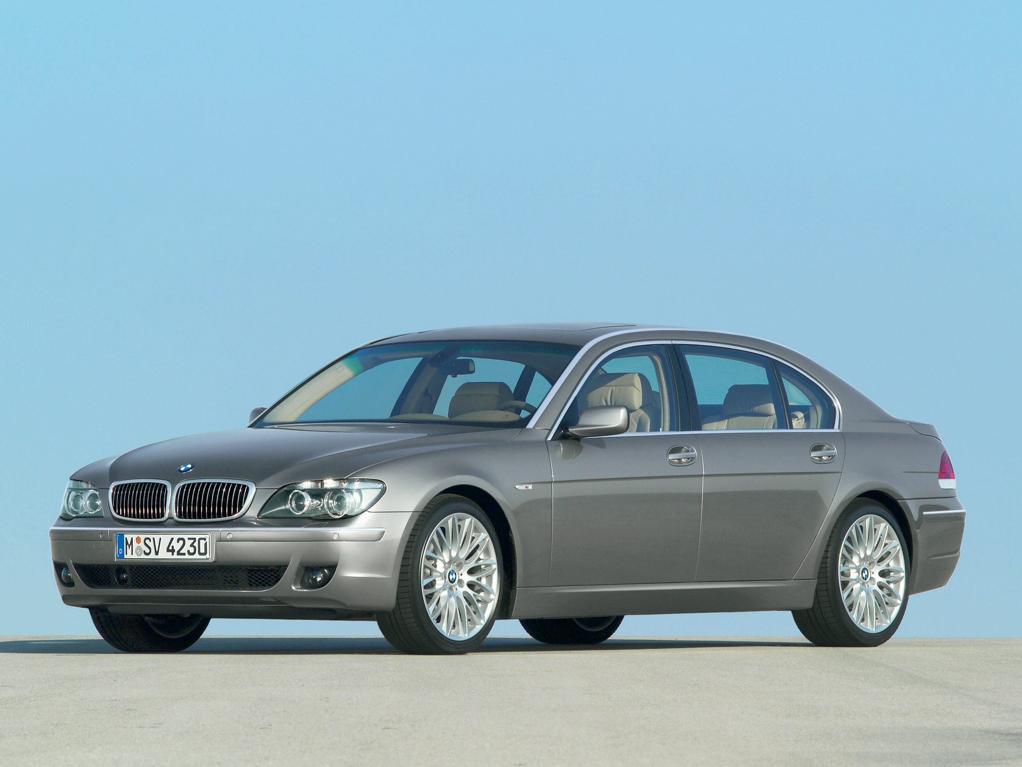 2006 BMW 750 Specs, Price, MPG & Reviews | Cars.com