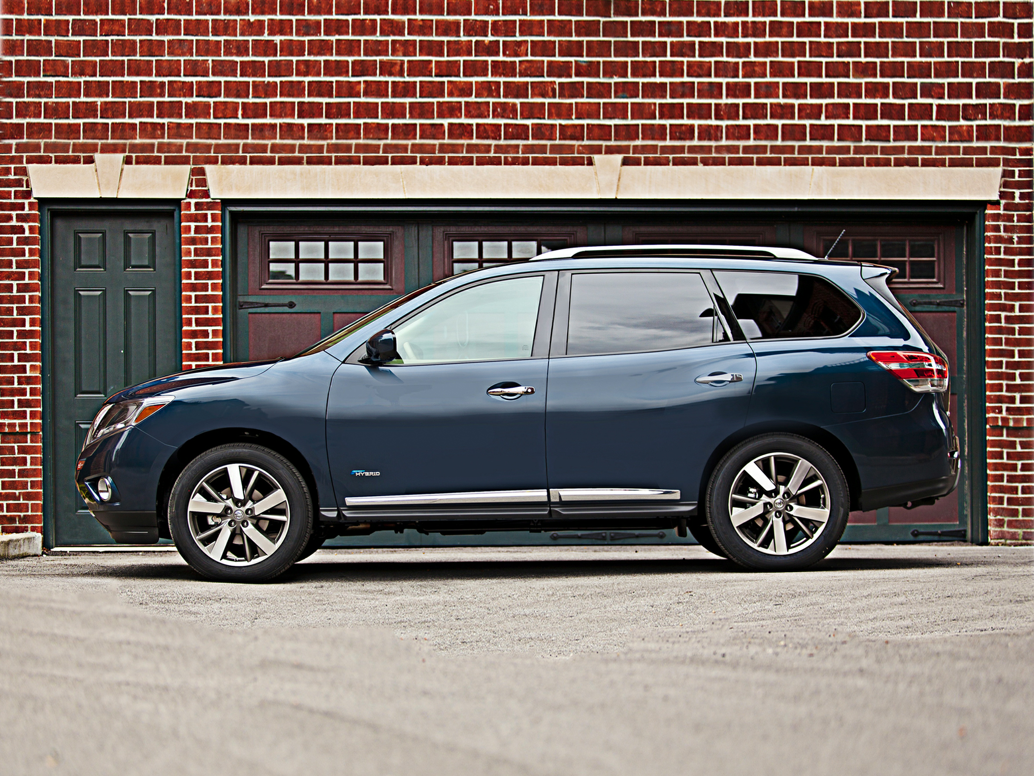 2014 Nissan Pathfinder Hybrid