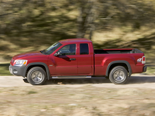 2006 Mitsubishi Raider