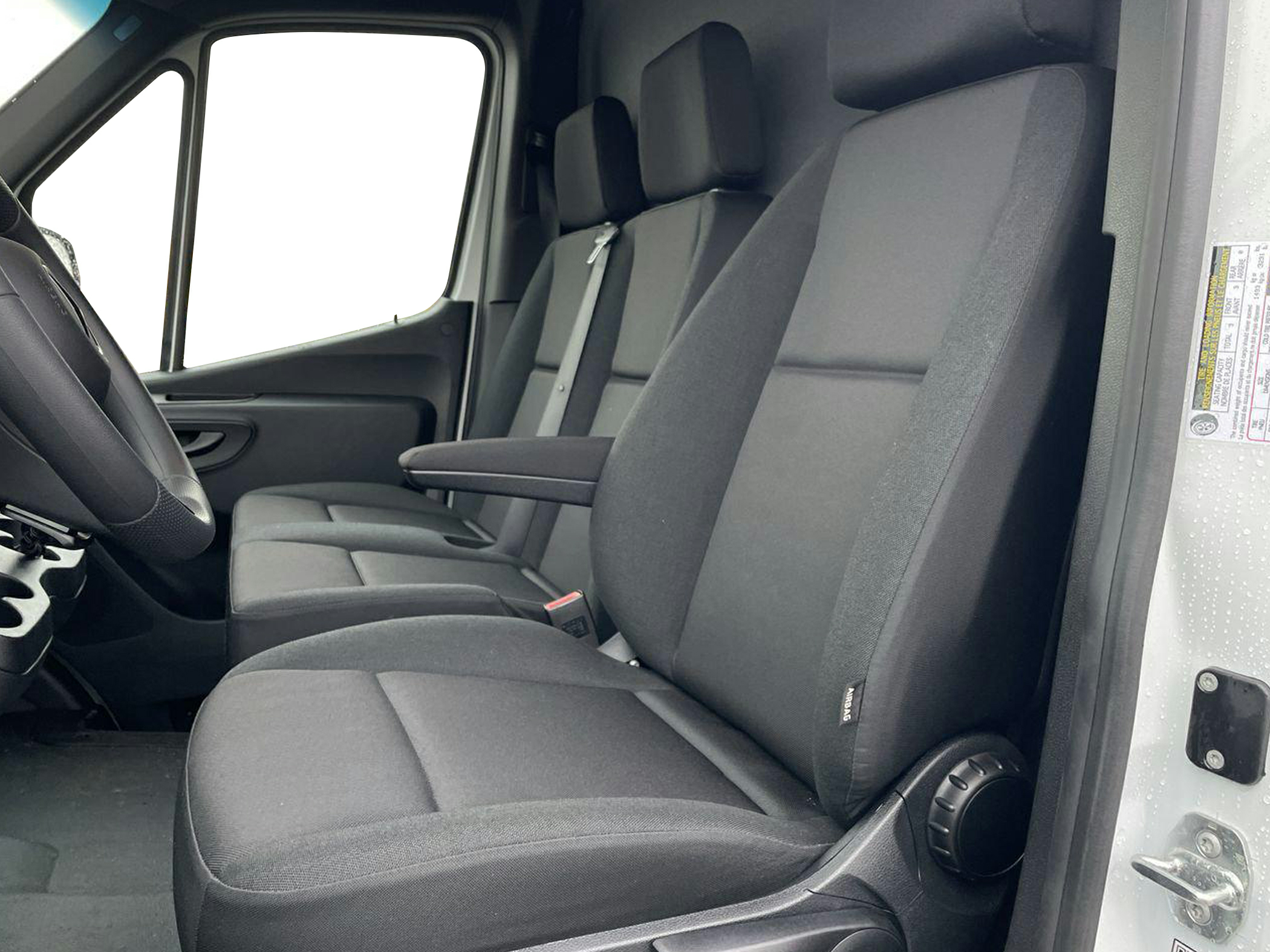 2025 Mercedes-Benz eSprinter 2500