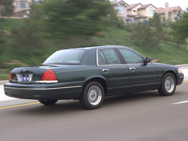 2000 Ford Crown Victoria
