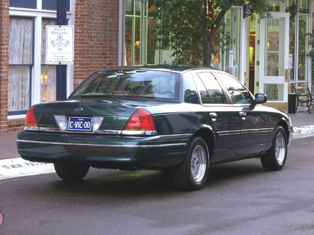 2000 Ford Crown Victoria