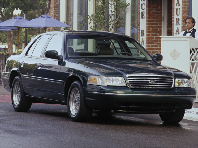2000 Ford Crown Victoria