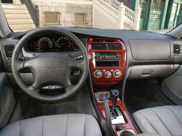 2004 Mitsubishi Diamante