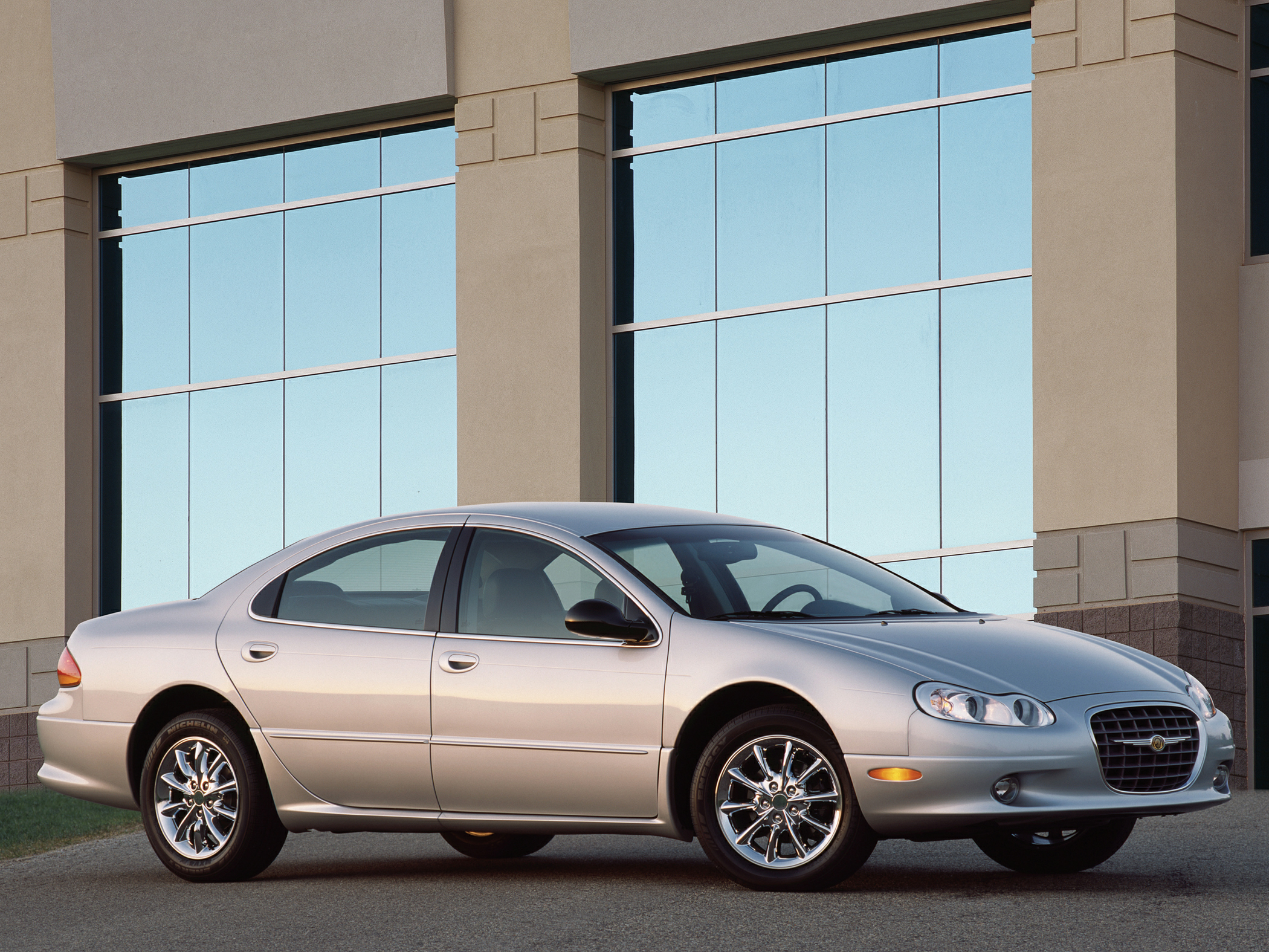 История создания автомобиля Chrysler LHS