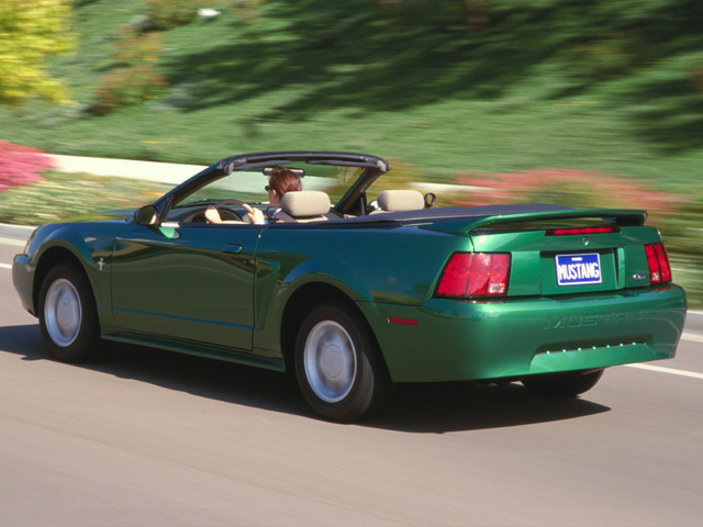 2000 Ford Mustang