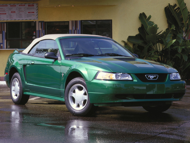 2000 Ford Mustang