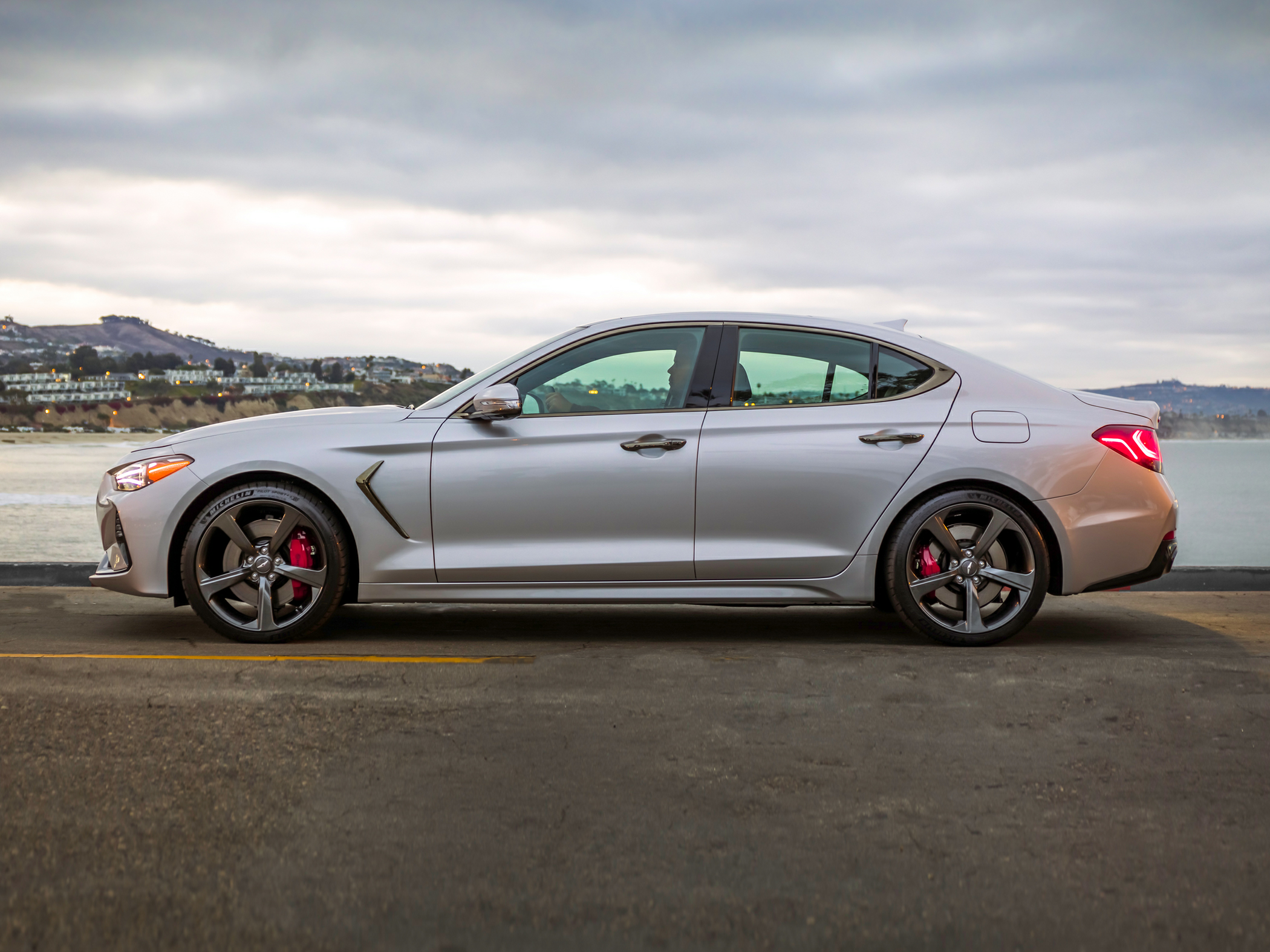 2021 Genesis G70