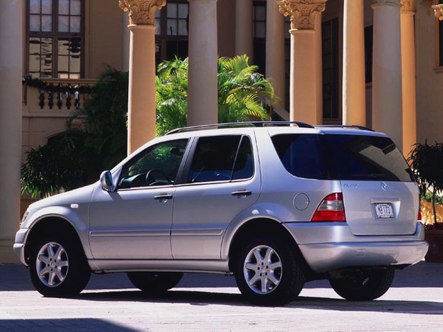 2000 Mercedes-Benz M-Class