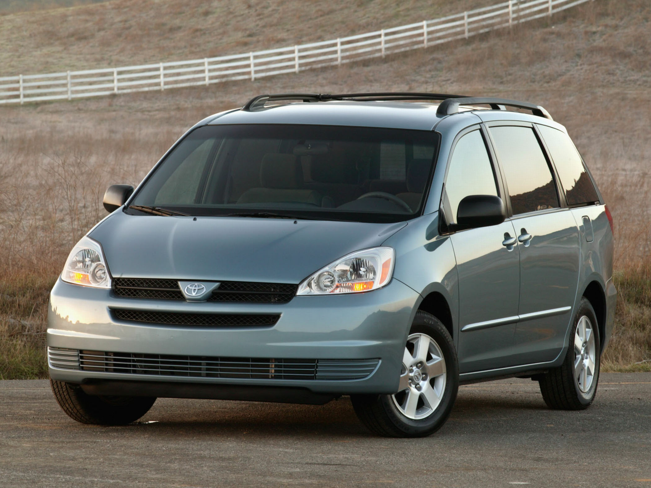 2004 tan toyota store sierra mini van