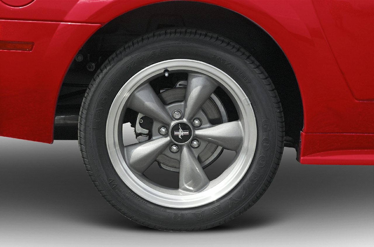 2004 Ford Mustang